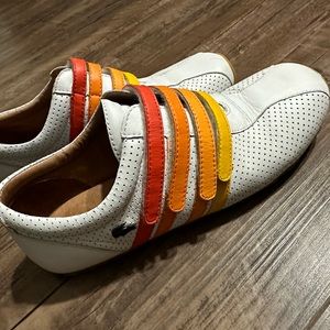 Lacoste Mystere Punched Sneakers Rainbow Straps Leather Womens Size 6 Oranges